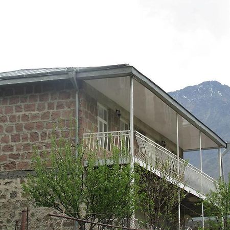 Red Stone Guest House كازباجي الغرفة الصورة