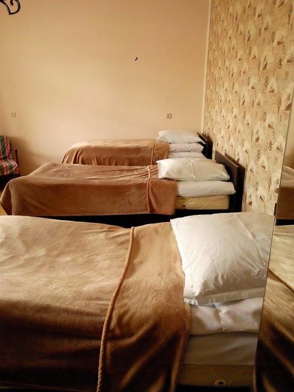Red Stone Guest House كازباجي الغرفة الصورة