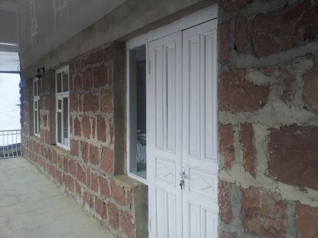 Red Stone Guest House كازباجي الغرفة الصورة