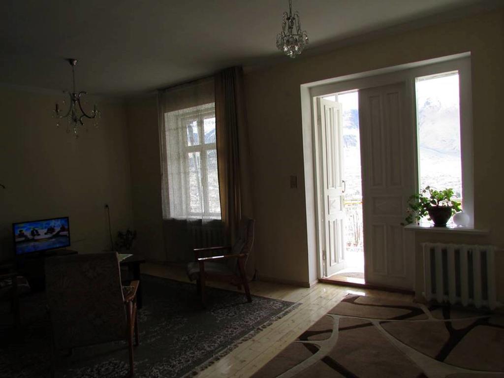 Red Stone Guest House كازباجي المظهر الخارجي الصورة