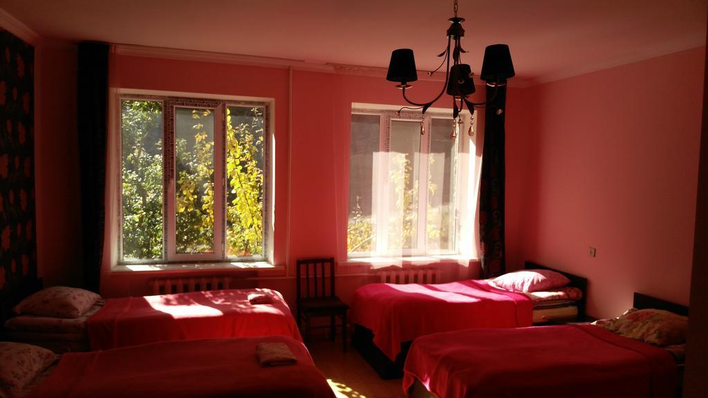 Red Stone Guest House كازباجي المظهر الخارجي الصورة